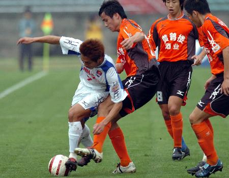 亚泰客场不败,与力帆战成平局 亚泰客场不败,与力帆战成平局