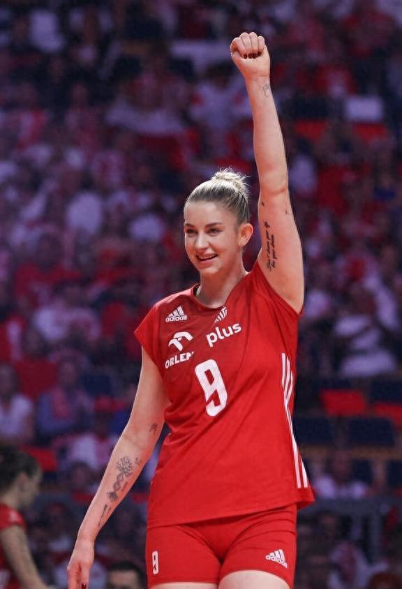 关于波兰不敌金莎队,小组排名有所下滑的信息 关于波兰不敌金莎队,小组排名有所下滑的信息