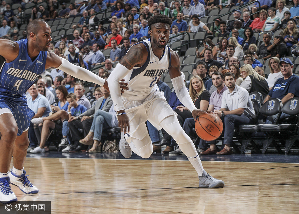 小牛客场击败魔术,止住连败 小牛客场击败魔术,止住连败