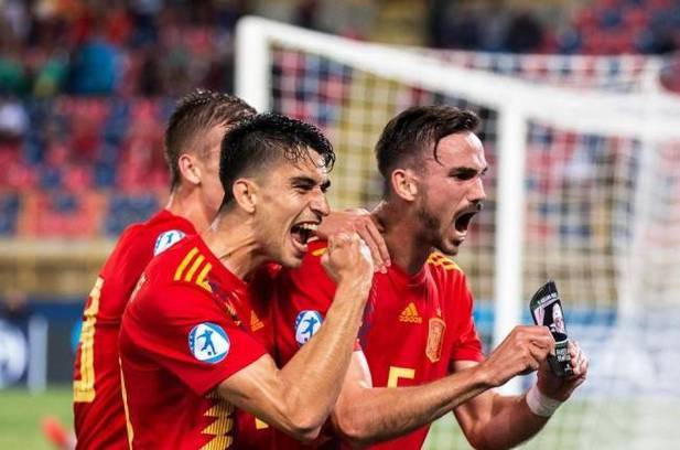 斯洛伐克队在欧预赛中遭受打击 斯洛伐克队在欧预赛中遭受打击