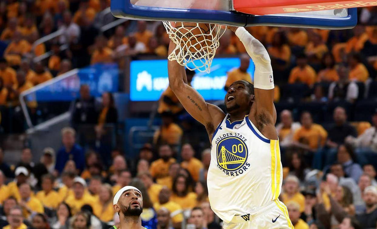 勇士核心在危机时刻爆发,扭转比分 勇士核心在危机时刻爆发,扭转比分