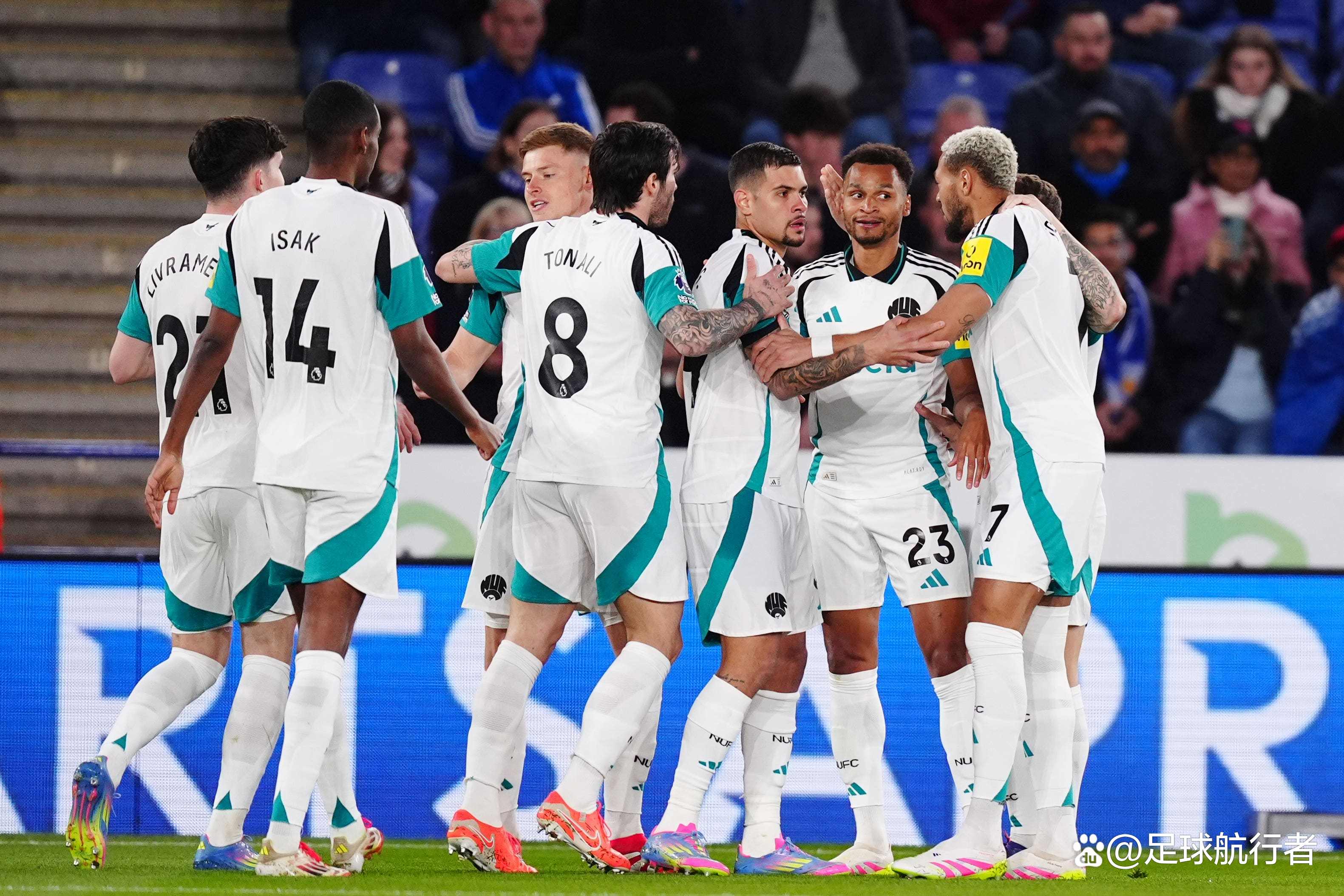 足球联赛争夺白热化,各队势均力敌 足球联赛争夺白热化,各队势均力敌