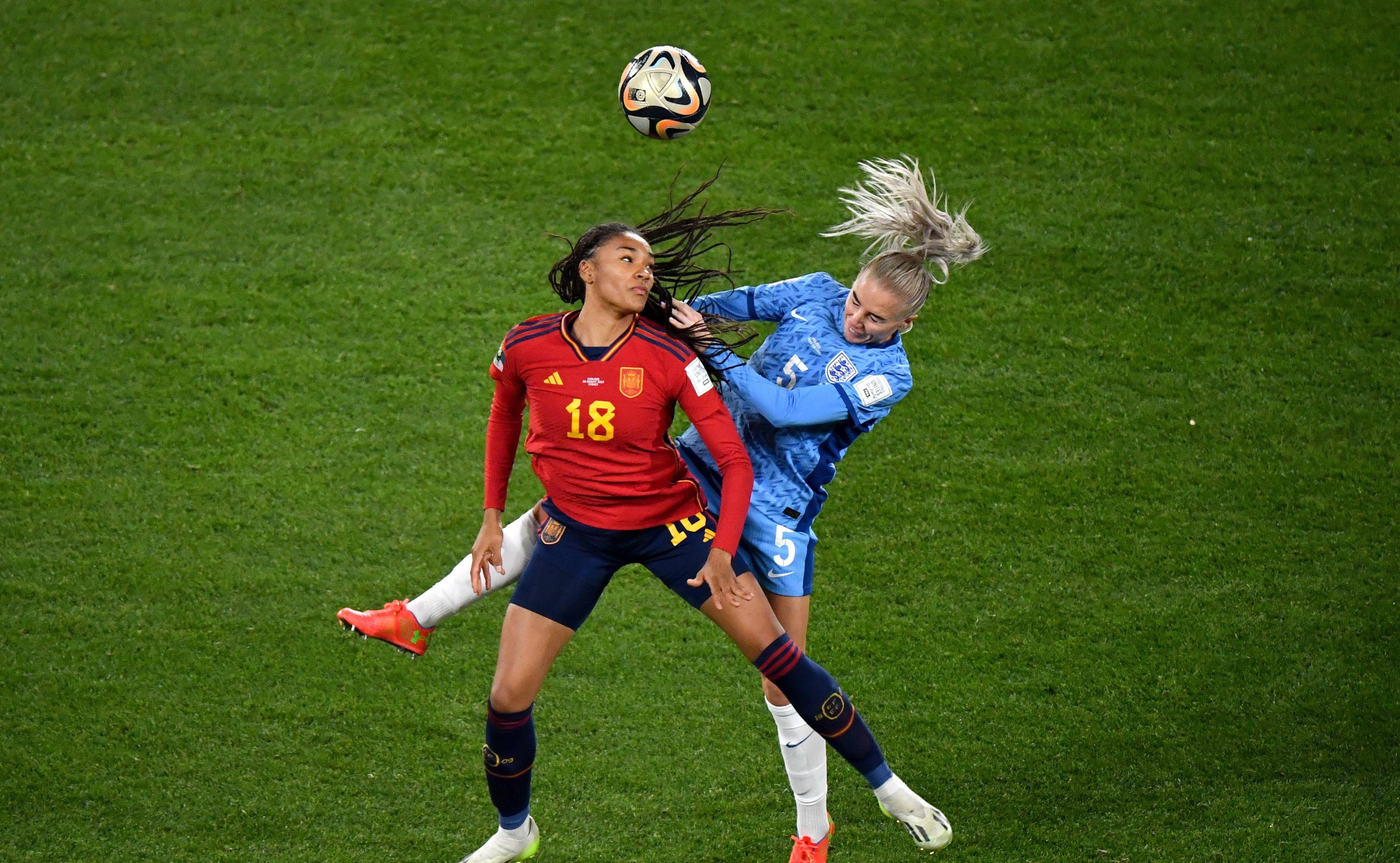 精彩纷呈:国内外女子足球比赛精彩回顾 精彩纷呈:国内外女子足球比赛精彩回顾