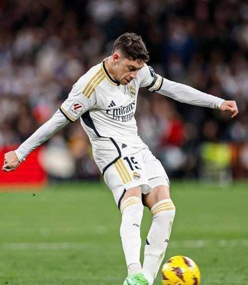 瓦伦西亚客场战平埃瓦尔,未能取得胜利 瓦伦西亚客场战平埃瓦尔,未能取得胜利