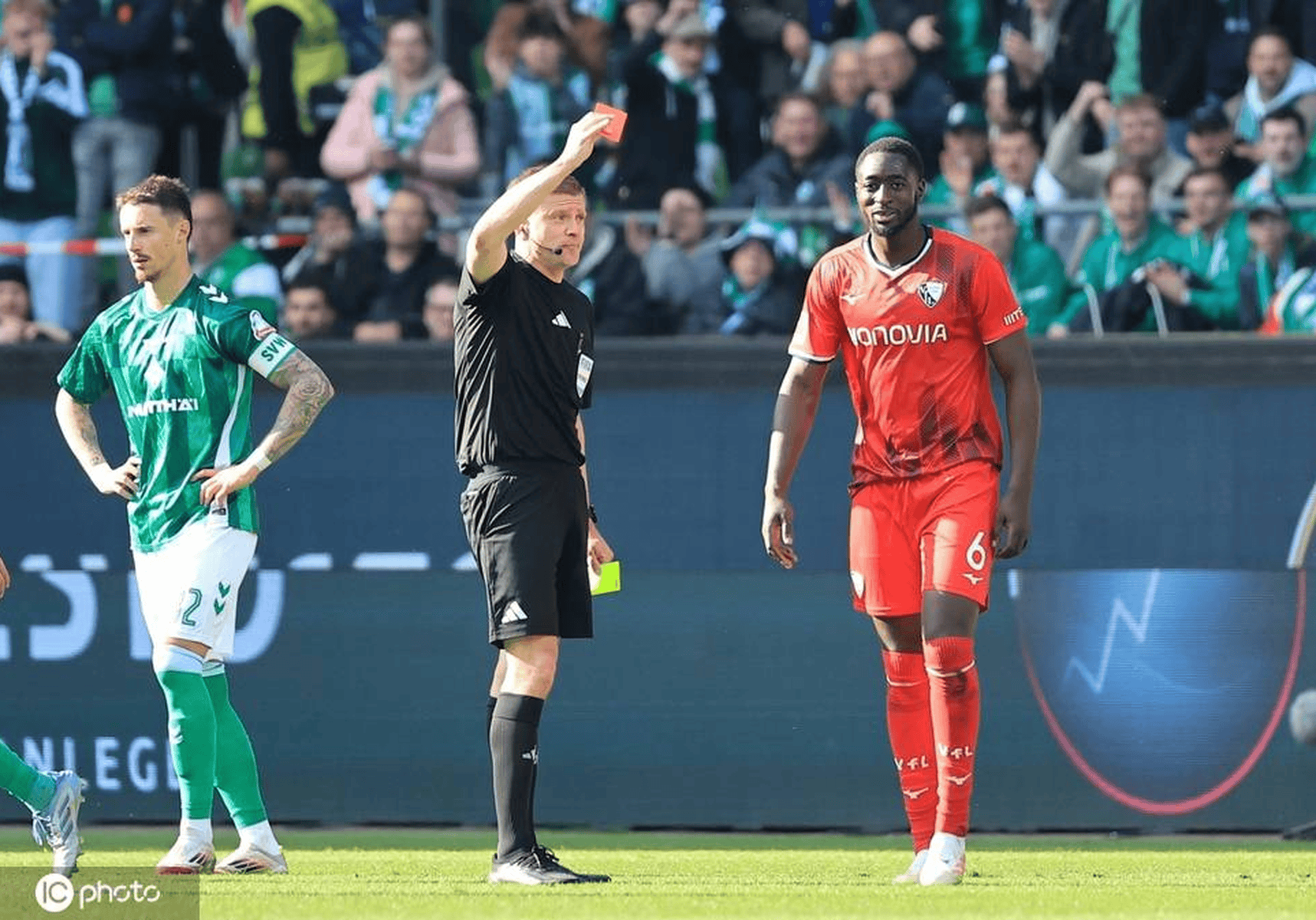 不莱梅遭遇客场失利,积分榜下滑 不莱梅遭遇客场失利,积分榜下滑