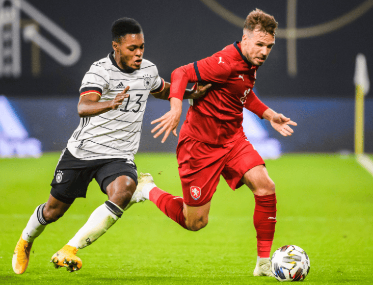 强队对决,欧洲赛场上的激情碰撞 强队对决,欧洲赛场上的激情碰撞