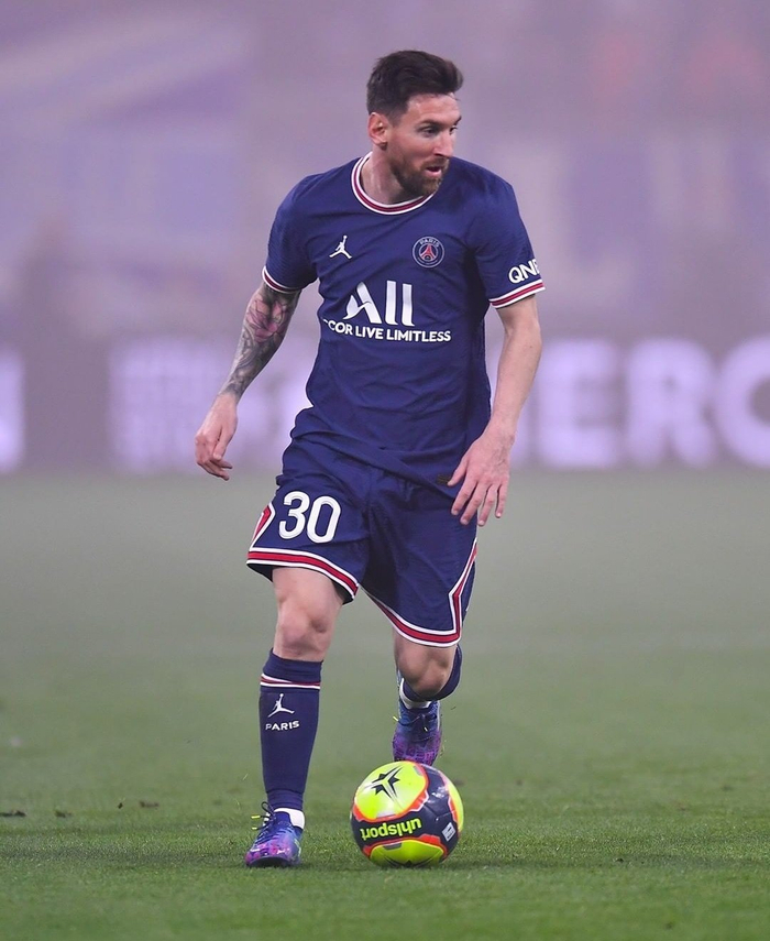 马赛客场美丽征程，结束连败颓势