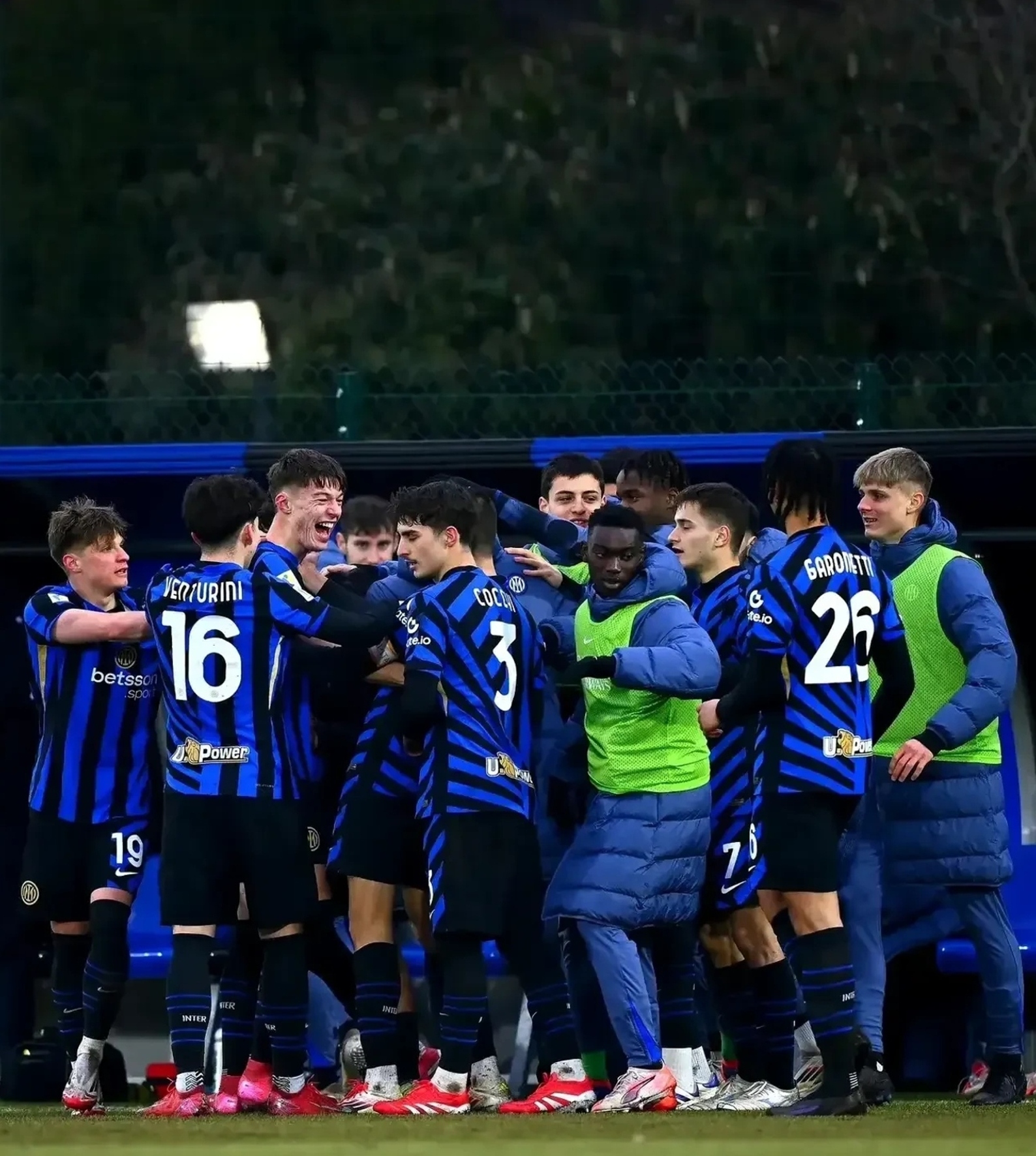 AC米兰意外淘汰多特蒙德,晋级欧冠半决赛 AC米兰意外淘汰多特蒙德,晋级欧冠半决赛