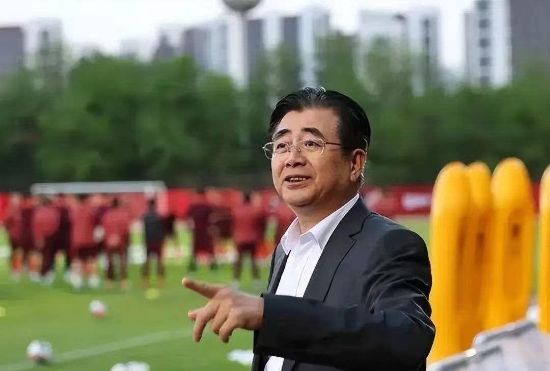 里尔教练组紧急调整战术,力争反弹的简单介绍 里尔教练组紧急调整战术,力争反弹的简单介绍