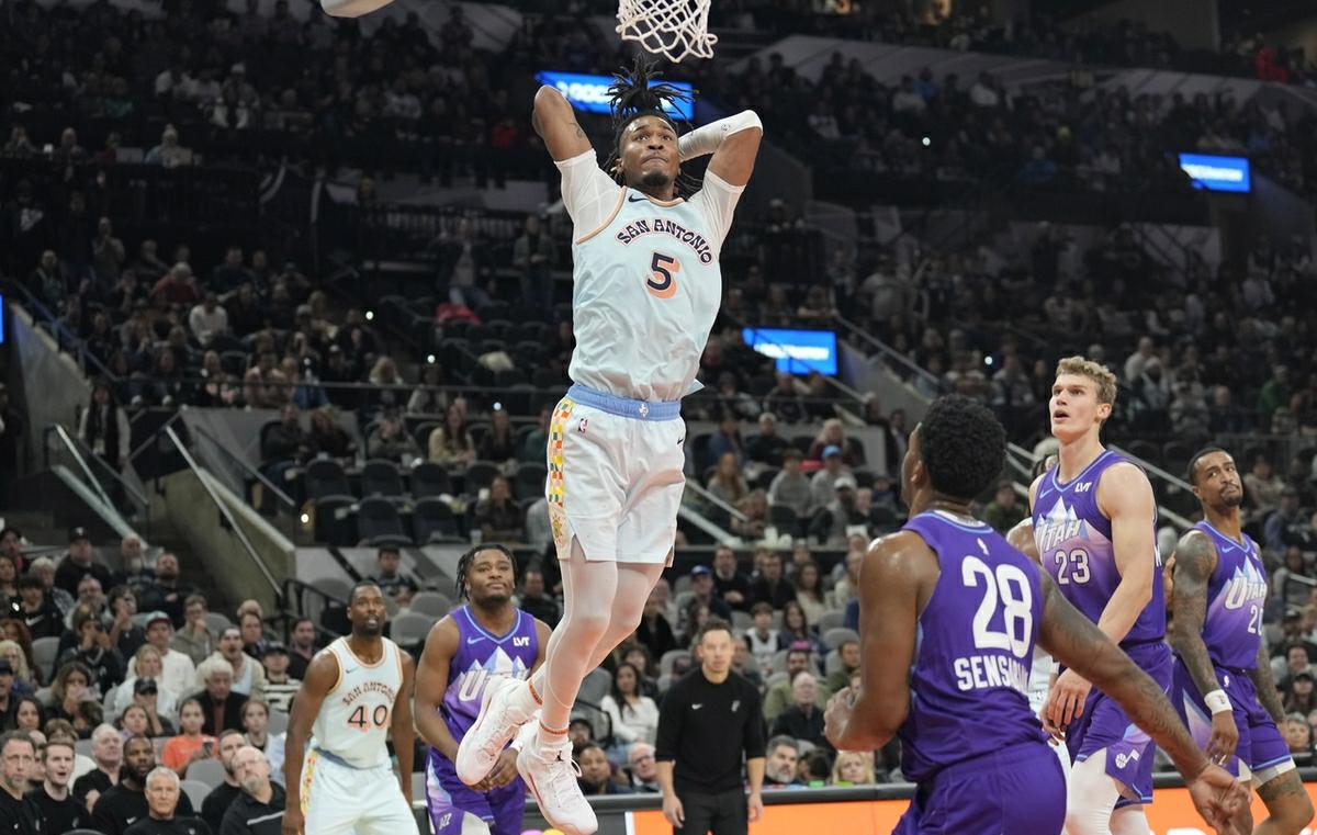 新秀崭露头角!帕斯卡尔砍下生涯最高分带勇士取胜 新秀崭露头角!帕斯卡尔砍下生涯最高分带勇士取胜