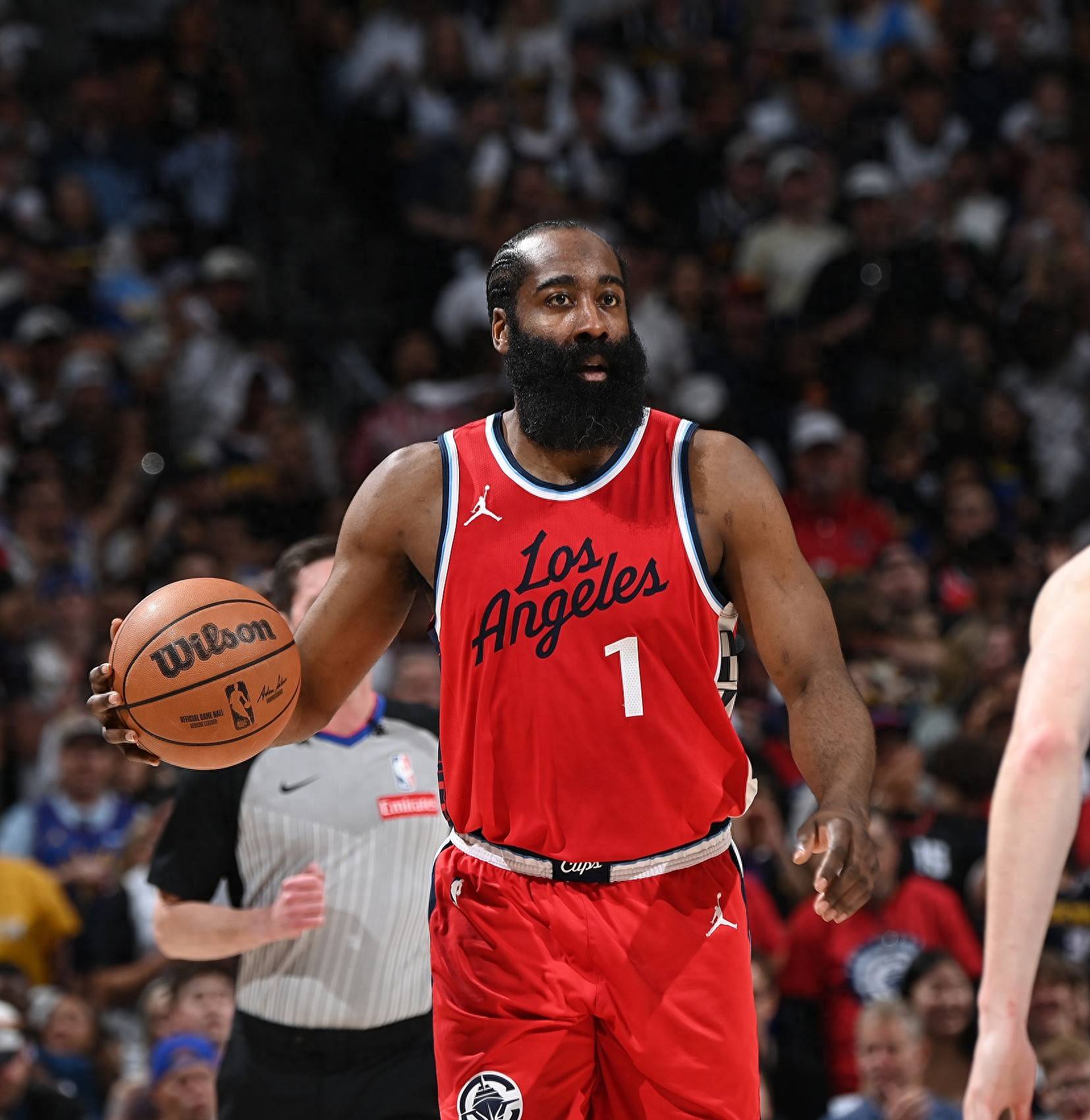 火箭客场击败国王,哈登砍下35分 火箭客场击败国王,哈登砍下35分