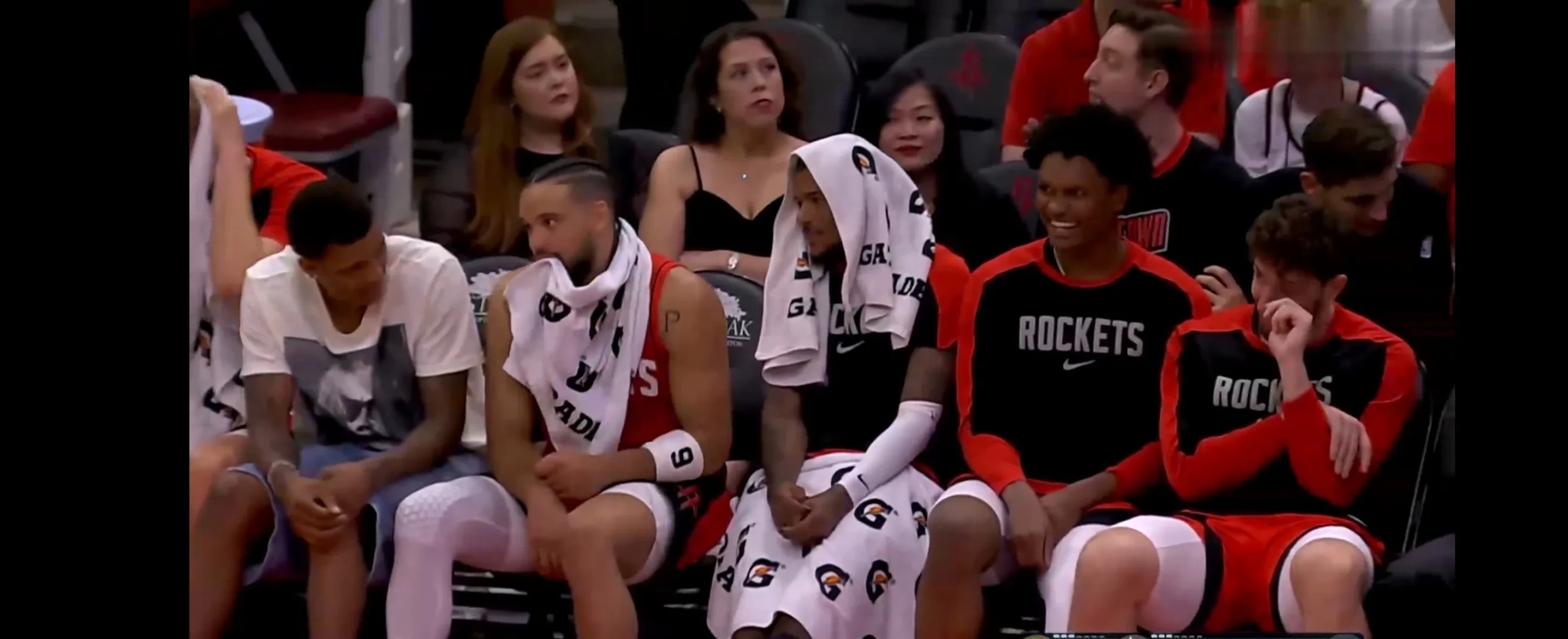 火箭大胜掘金,敲定胜局 火箭大胜掘金,敲定胜局