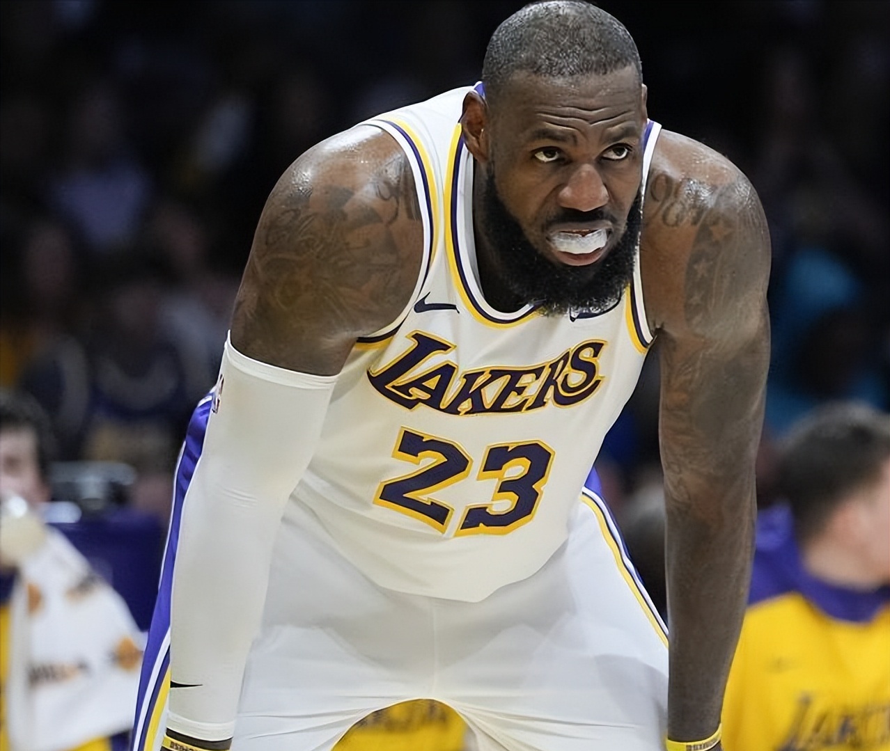 湖人背靠背战胜爵士,浓眉低迷表现不影响比赛的简单介绍 湖人背靠背战胜爵士,浓眉低迷表现不影响比赛的简单介绍