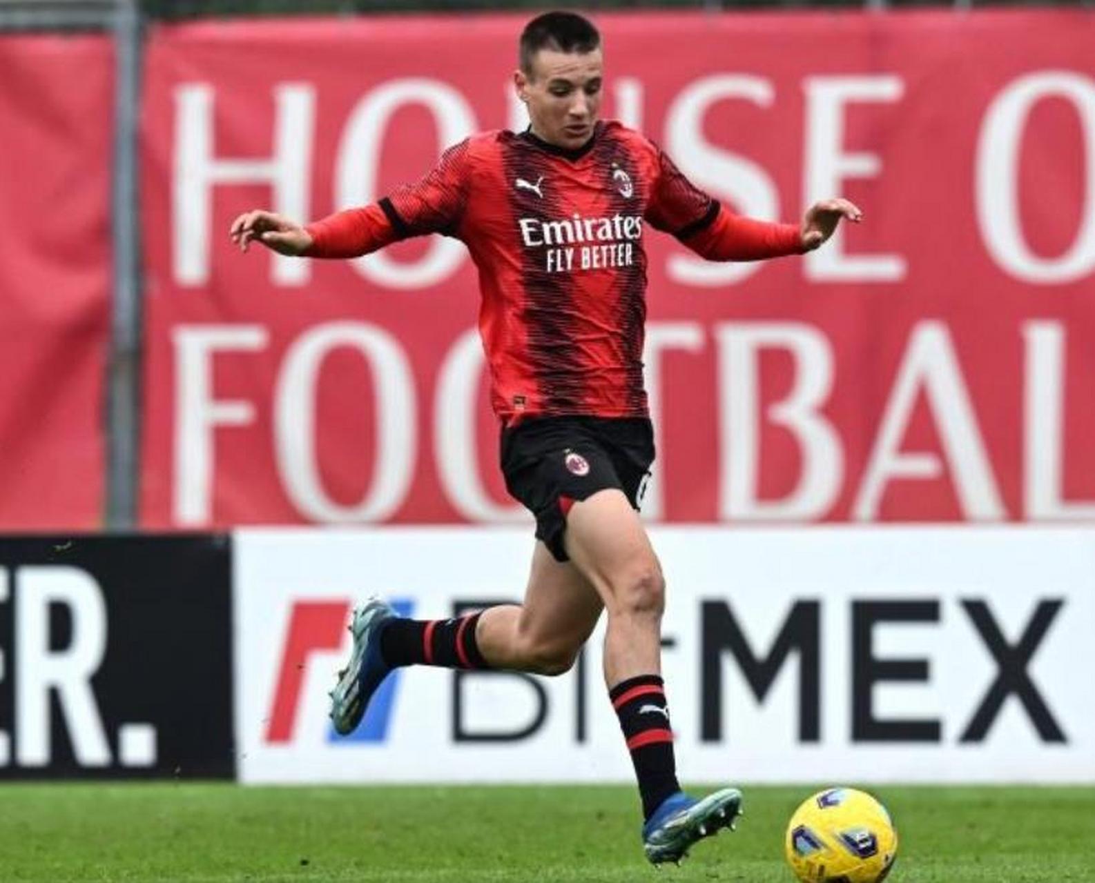 包含意大利国脚的神奇表现的词条